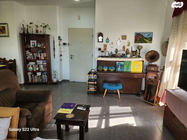 דירה, המייסדים, פרדס חנה כרכור