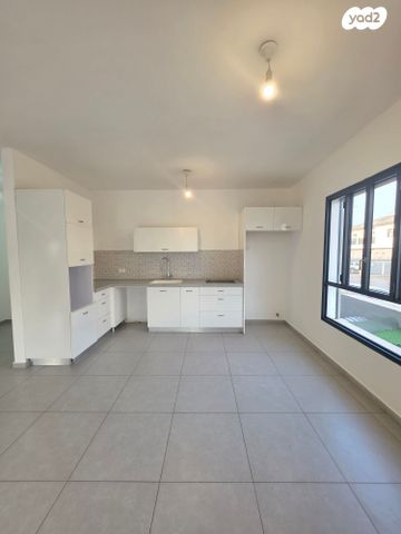 בית פרטי/ קוטג', חסיה המיילדת, בר לב, מזכרת בתיה