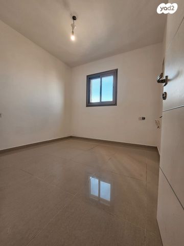 דירה, יצחק שדה 10, דרום מערב ותיק, בת ים