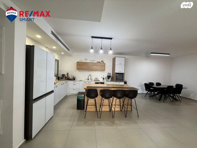 דירה, שושנה דמארי, נאות אפק, אפקה, קרית ביאליק