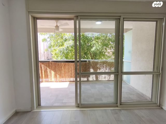 דירה, ש"י עגנון, רעננה