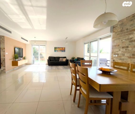 דירת גן, רחל אמנו, מוריה, מודיעין מכבים רעות