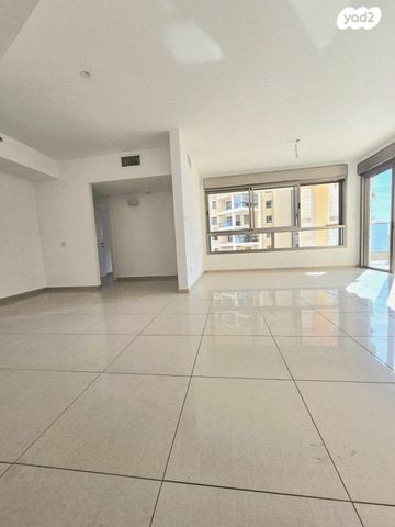 דירה, יצחק שדה 10, דרום מערב ותיק, בת ים