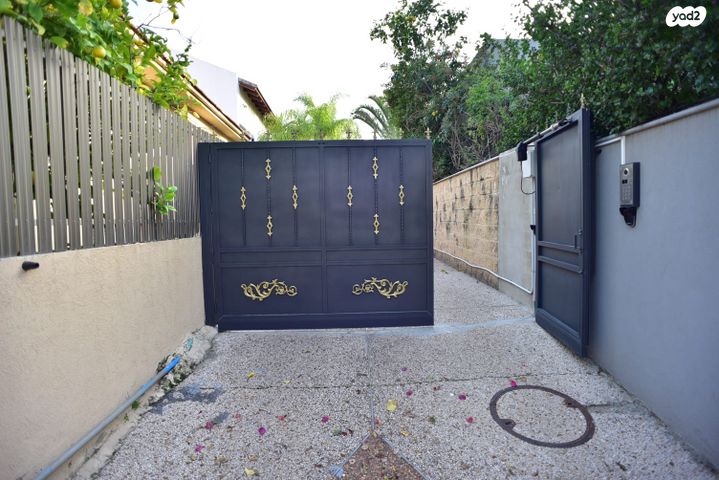 דו משפחתי, גבעת העיריות, גדרה