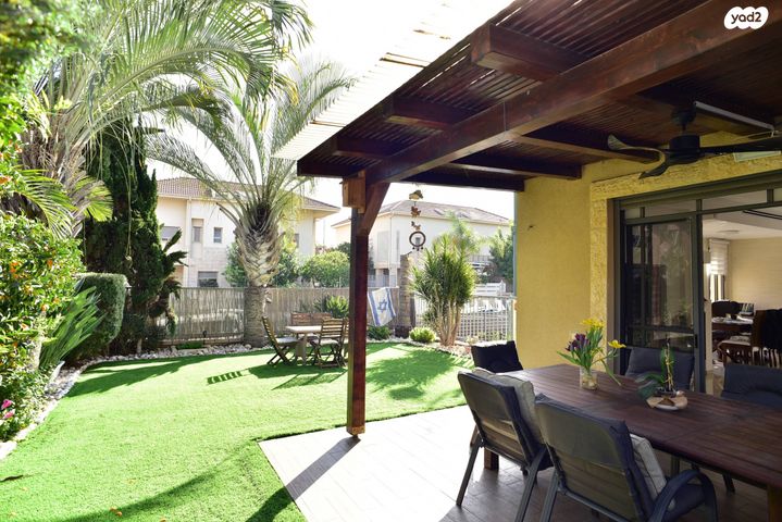 דו משפחתי, גדרה