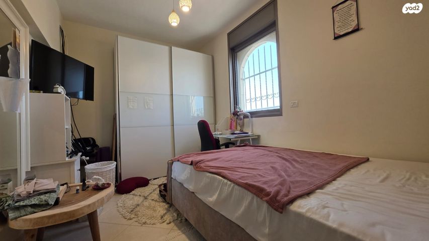 בית פרטי/ קוטג', ניגונים, רננים, ערד