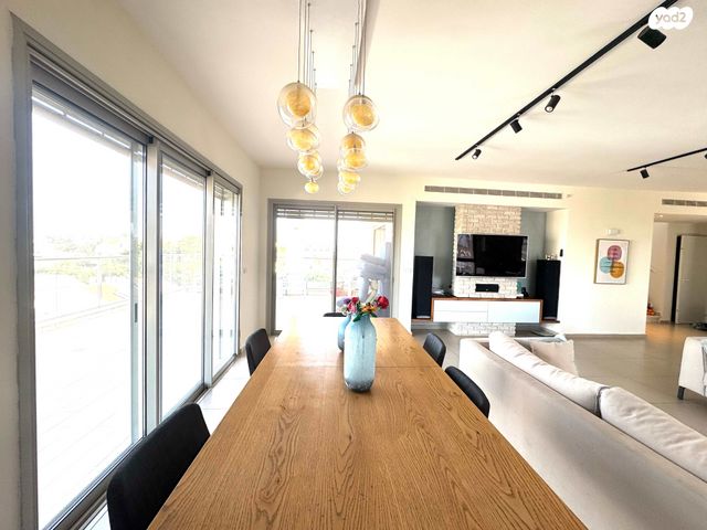 דופלקס, כפר סבא