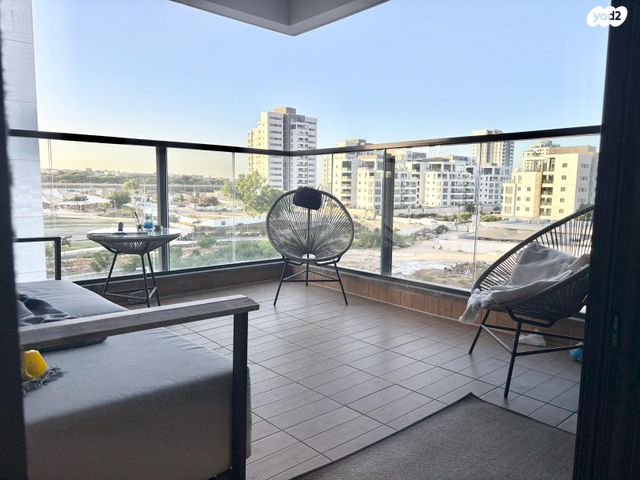 דירה, שושנת העמקים, אור ים, אור עקיבא