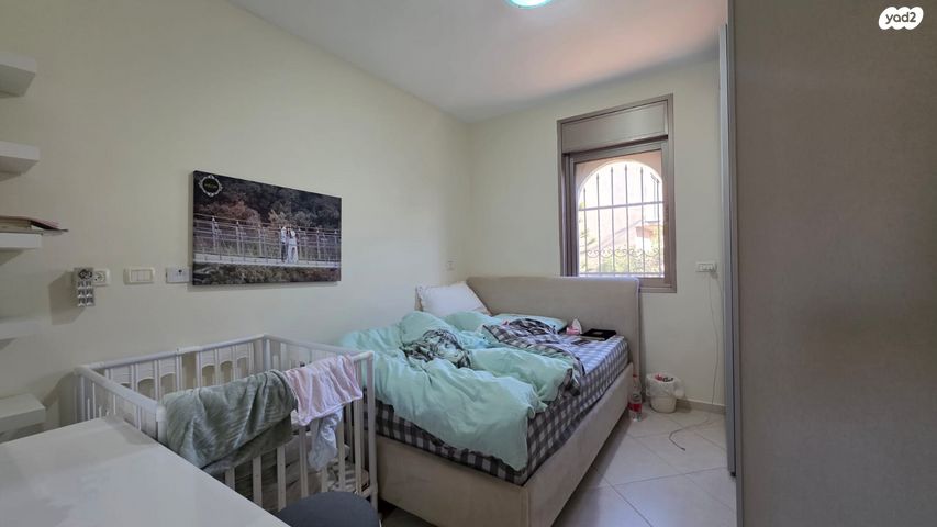 בית פרטי/ קוטג', ניגונים, רננים, ערד