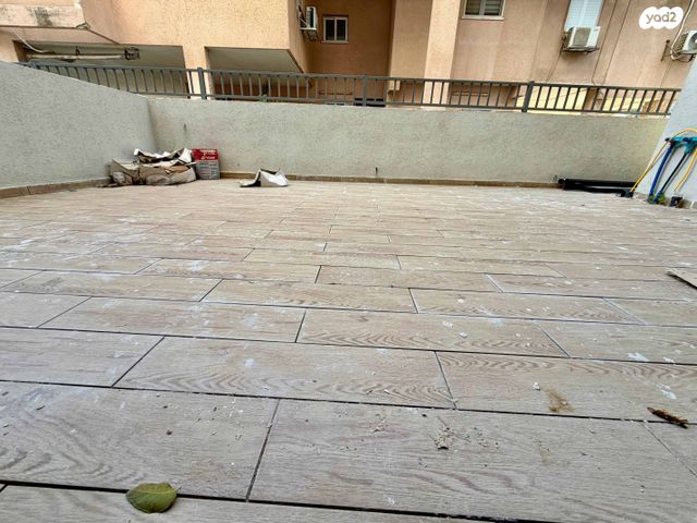 דירת גן, מרכז, הרצליה