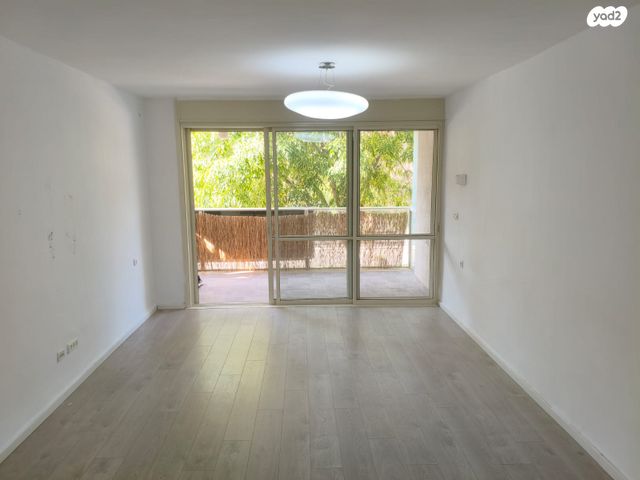 דירה, ש"י עגנון, רעננה