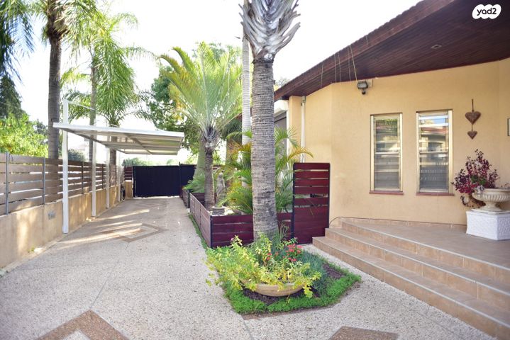 דו משפחתי, גבעת העיריות, גדרה