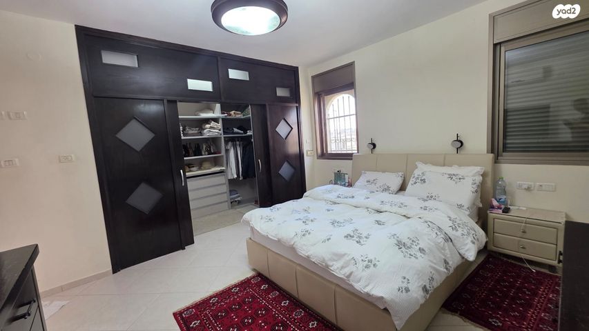 בית פרטי/ קוטג', ניגונים, רננים, ערד