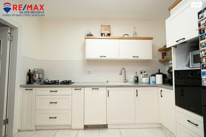 דירה, הרטום 28, קרית השרון, נתניה