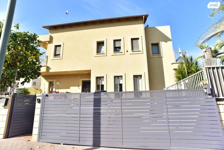 דו משפחתי, גדרה