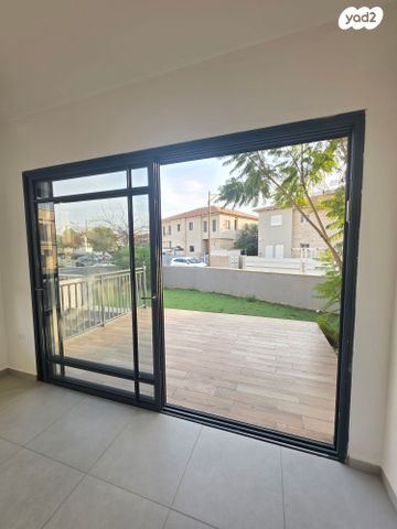 בית פרטי/ קוטג', חסיה המיילדת, בר לב, מזכרת בתיה