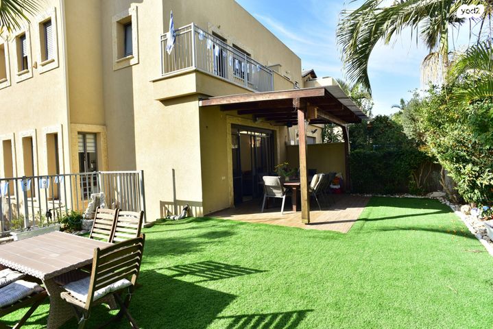 דו משפחתי, גדרה