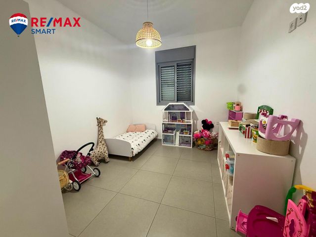 דירה, שושנה דמארי, נאות אפק, אפקה, קרית ביאליק