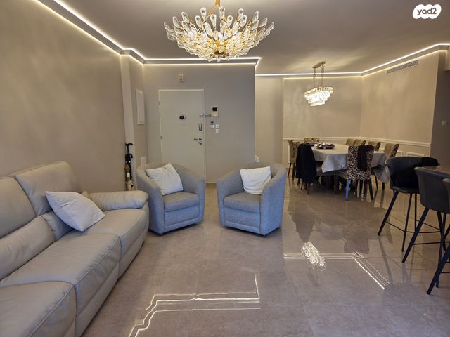 דירה, הכינור, שאר העיר, גבעת זאב