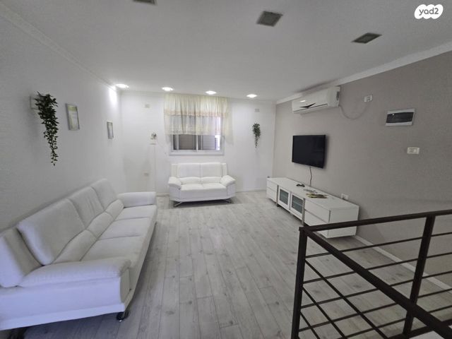 דו משפחתי, לשם, רותם, ערד