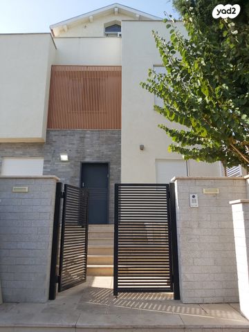 דו משפחתי, בורוכוב, קרית אליהו גולומב, רעננה