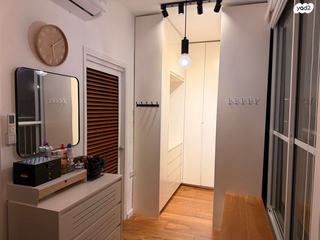 דירה, הל"ה, גבעתיים