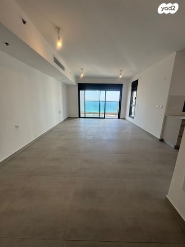 דירה, הרב הרצוג 8, צפון מערב מרכז העיר, נתניה