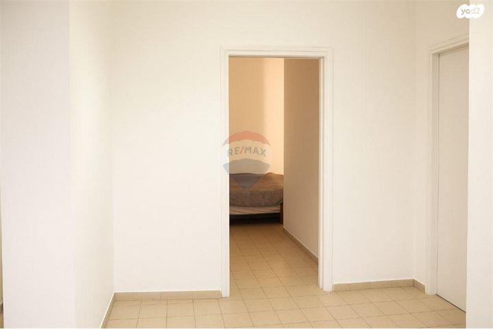 דירה, שדרות העם הצרפתי 16, שכונת הותיקים, רמת גן