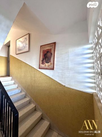 שדרות יגאל אלון 