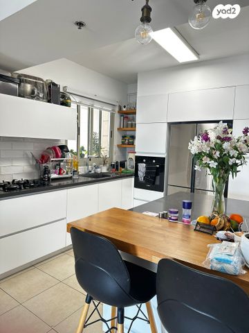 דירה, הנשיא הראשון, א' / צפון מזרח העיר, רחובות