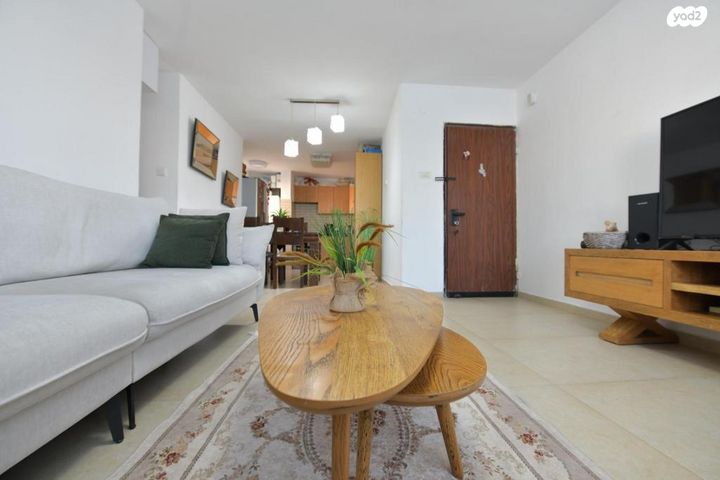 דירה, אלברט קיוסו 11, צהלון, שיכוני חסכון, תל אביב יפו