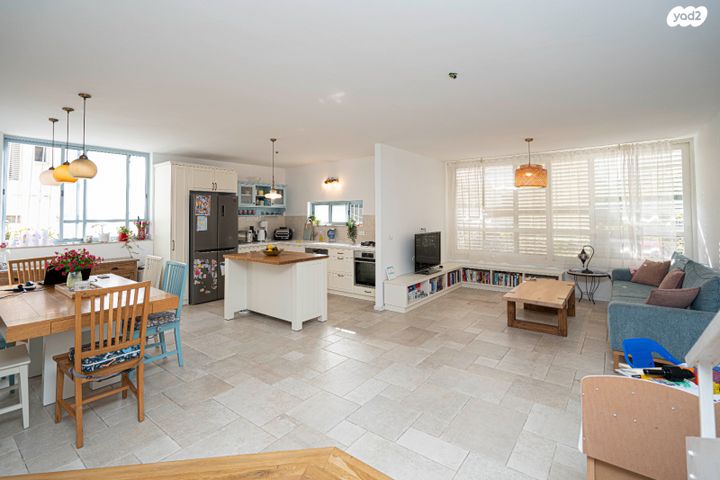 הרצליה הצעירה