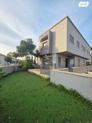 חסיה המיילדת 