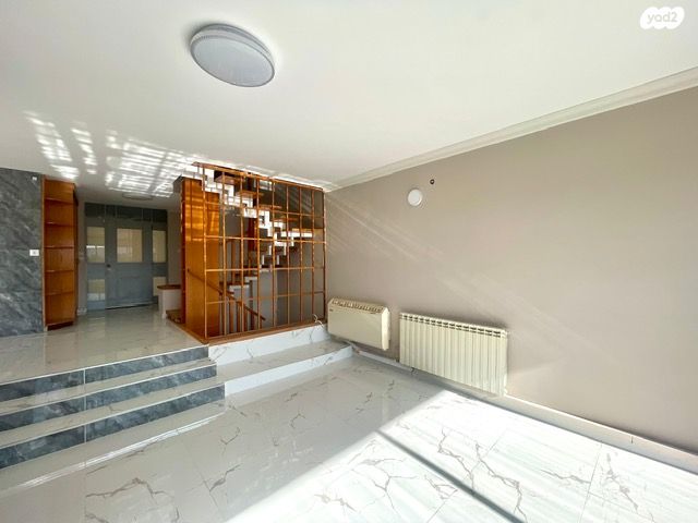 דו משפחתי, שארית הפליטה, חיפה