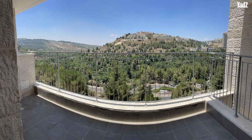 אדמונד סחייק 