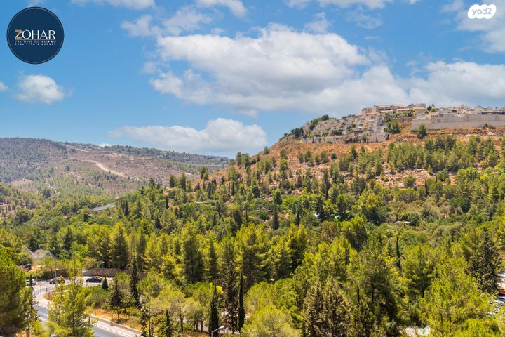 אדמונד סחייק 