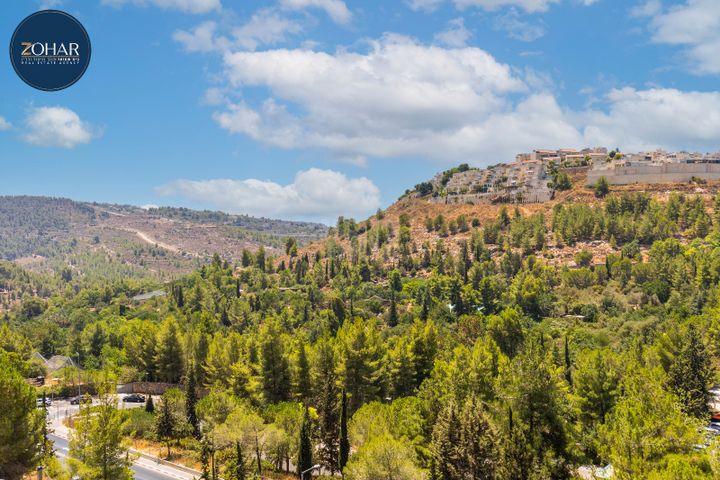 אדמונד סחייק 