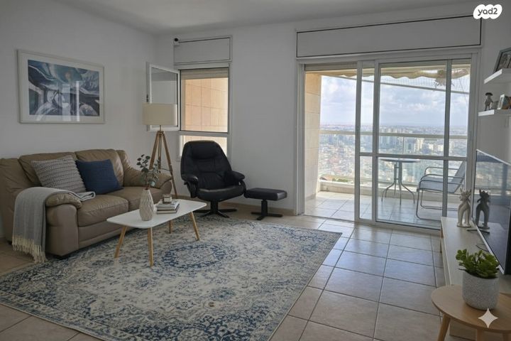 חטיבה שמונה 23