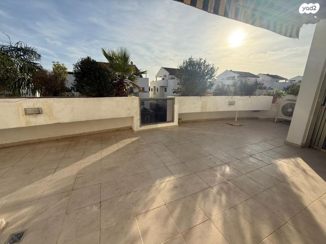 גג/ פנטהאוז, האודם 6, גרין פארק שיכון עובדים, הוד השרון