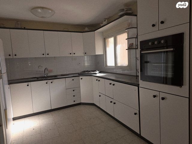 דירה, הרצל 37, שאר העיר, קרית עקרון