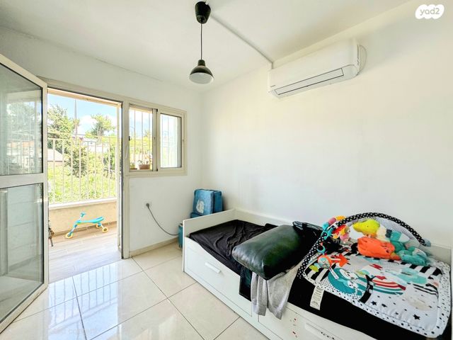 דירה, ישראל זנגוויל, קרית היובל, ירושלים