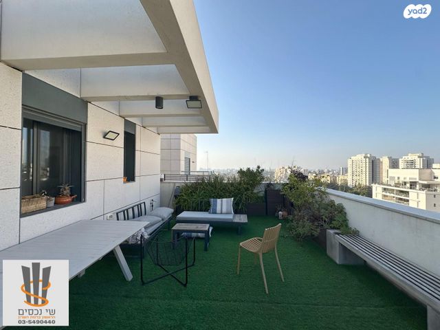 גג/ פנטהאוז, אלון, רמת השרון