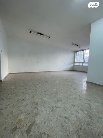 דירה, האדמו"ר מבעלזא, רובע ג', אשדוד