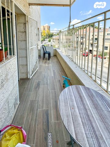 דירה, ישראל זנגוויל, קרית היובל, ירושלים