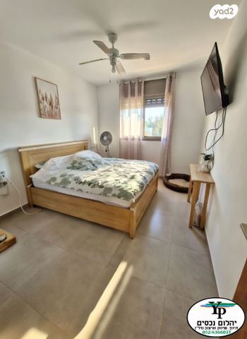 דירה, הרכס, עתלית