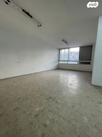 דירה, האדמו"ר מבעלזא, רובע ג', אשדוד