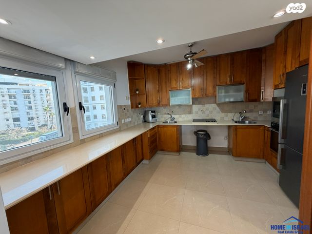 דירה, שדרות ניצה, צפון מערב מרכז העיר, נתניה