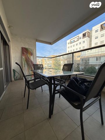 דירה, בן גוריון, כפר סבא