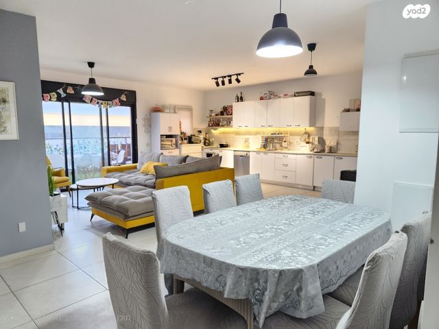 דירה, שדרות בן גוריון, פסגות אפק, ראש העין