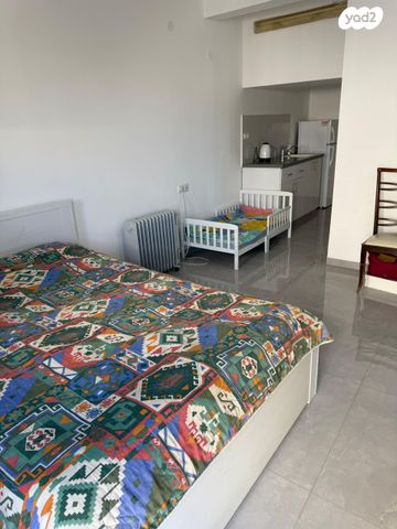 דירת גן, חוט השני, מגדים, מעלה אדומים